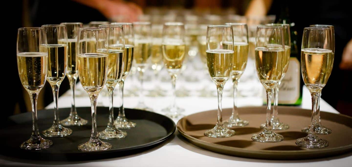 coupes à un mariage